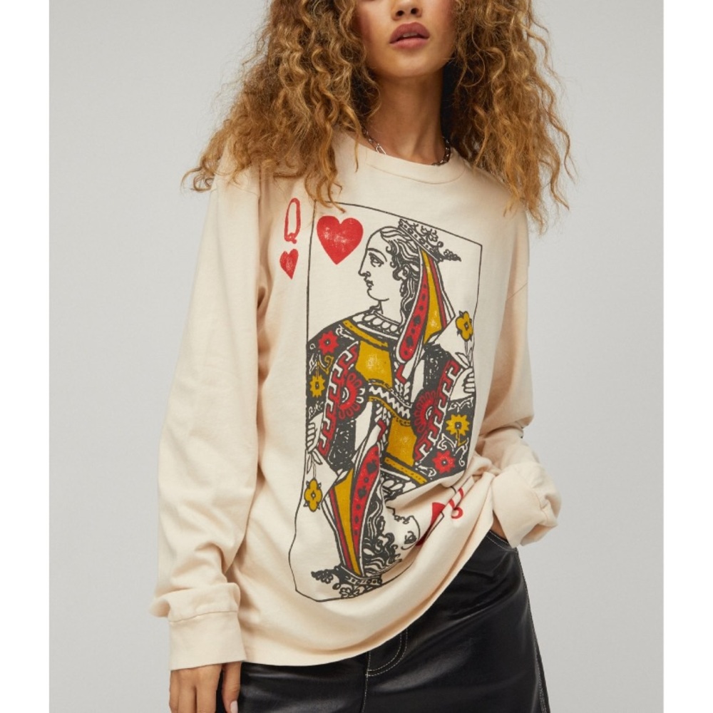 Daydreamer Cream Queen of Hearts Graphic Long Sleeve Tee
